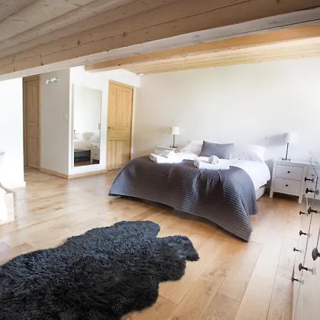 La Combe Humbert Apartment *